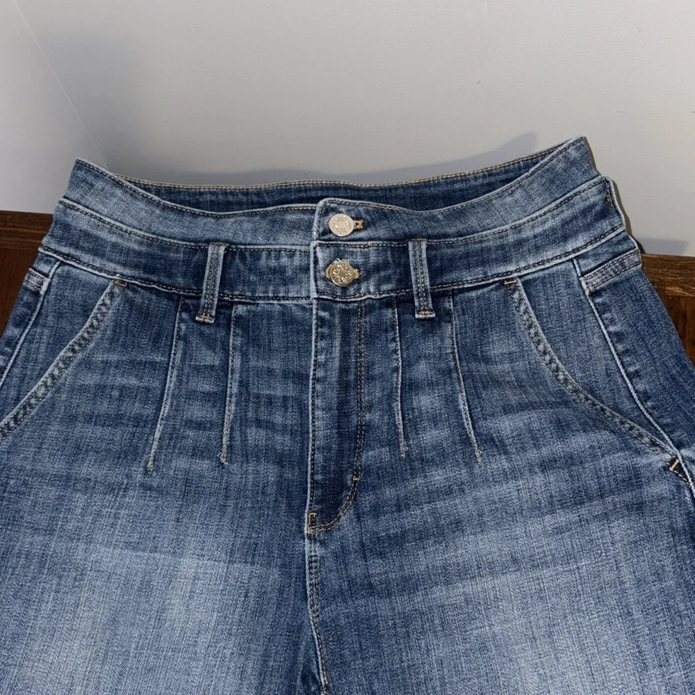 White House Black Market Denim Jean Shorts - Picture 2 of 12